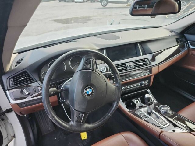 Белый БМВ 5 Серия, объемом двигателя 3 л и пробегом 210 тыс. км за 13000 $, фото 9 на Automoto.ua