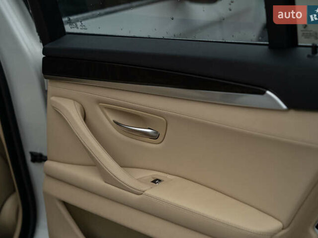 Білий БМВ 5 Серія, об'ємом двигуна 2 л та пробігом 134 тис. км за 19900 $, фото 43 на Automoto.ua