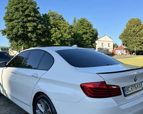 Білий БМВ 5 Серія, об'ємом двигуна 2 л та пробігом 50 тис. км за 15000 $, фото 4 на Automoto.ua