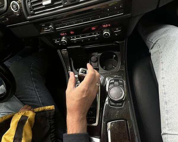 Білий БМВ 5 Серія, об'ємом двигуна 2 л та пробігом 130 тис. км за 16000 $, фото 6 на Automoto.ua