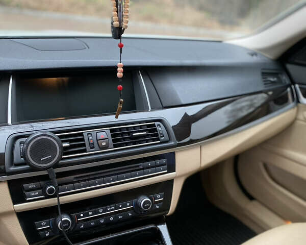 Белый БМВ 5 Серия, объемом двигателя 2 л и пробегом 133 тыс. км за 17100 $, фото 25 на Automoto.ua