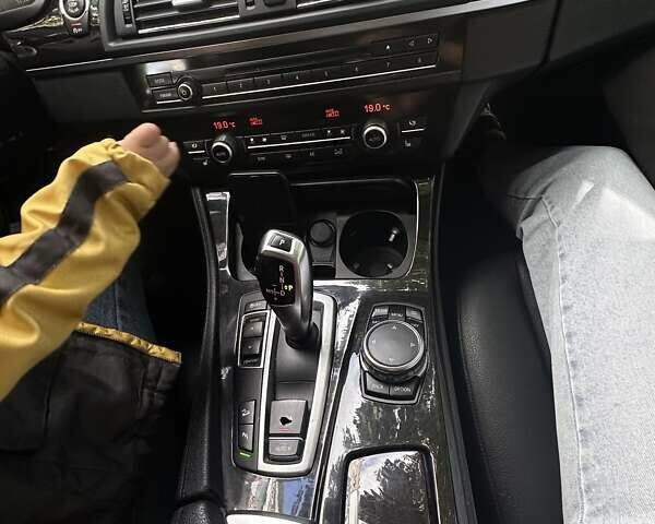 Білий БМВ 5 Серія, об'ємом двигуна 2 л та пробігом 130 тис. км за 16000 $, фото 7 на Automoto.ua