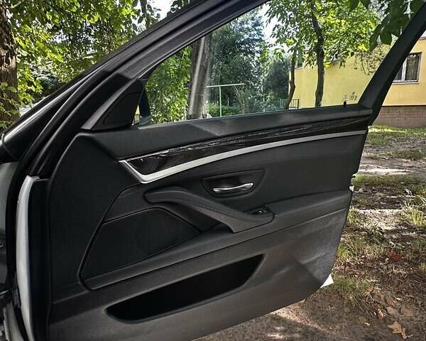 Білий БМВ 5 Серія, об'ємом двигуна 2 л та пробігом 130 тис. км за 16000 $, фото 8 на Automoto.ua