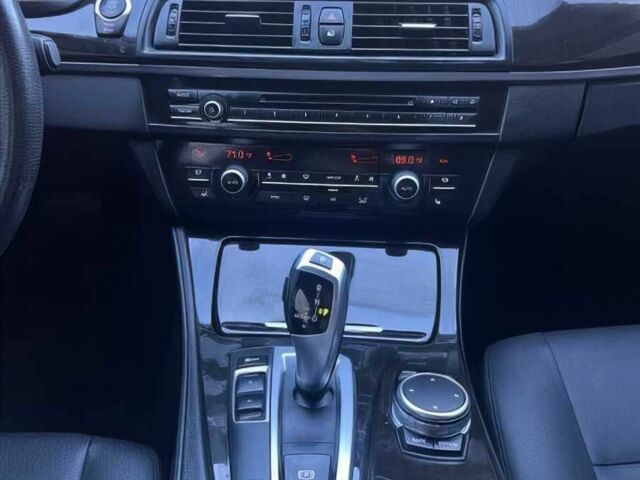 БМВ 5 Серия 2014 в Житомире на Automoto.ua Белый БМВ 5 Серия, объемом двигателя 3 л и пробегом 81 тыс. км за 15200 $, фото 12 на Automoto.ua