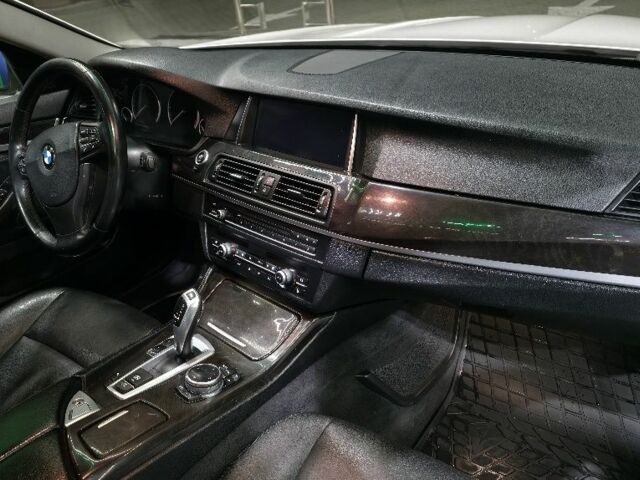 Білий БМВ 5 Серія, об'ємом двигуна 3 л та пробігом 165 тис. км за 16499 $, фото 13 на Automoto.ua