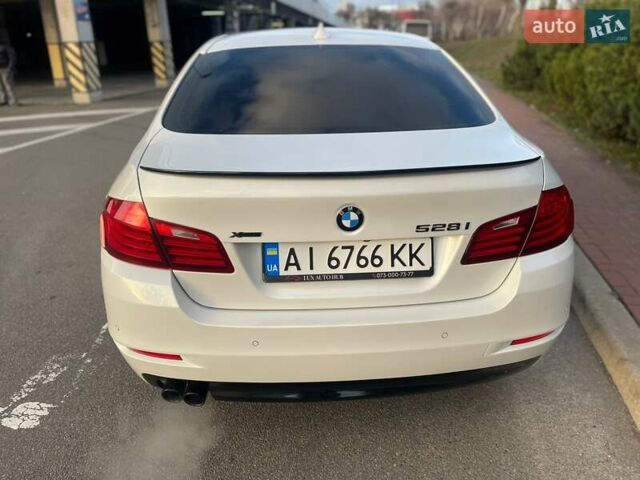 Белый БМВ 5 Серия, объемом двигателя 2 л и пробегом 175 тыс. км за 15999 $, фото 4 на Automoto.ua