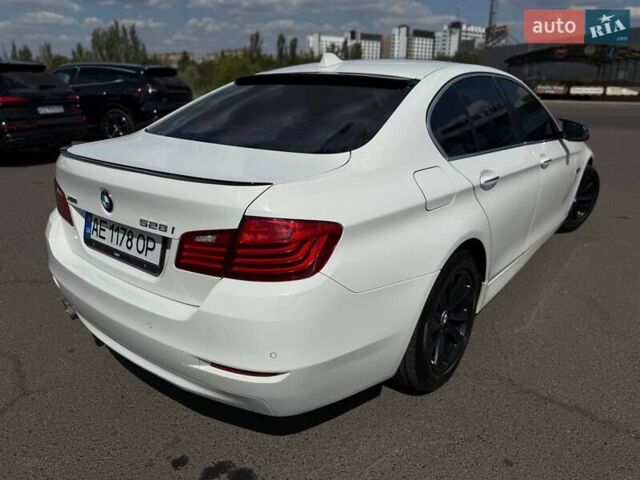 Белый БМВ 5 Серия, объемом двигателя 2 л и пробегом 97 тыс. км за 16000 $, фото 16 на Automoto.ua