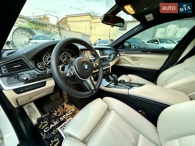 Белый БМВ 5 Серия, объемом двигателя 4.4 л и пробегом 124 тыс. км за 19999 $, фото 19 на Automoto.ua