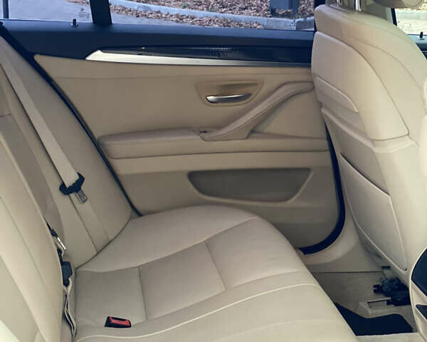 Белый БМВ 5 Серия, объемом двигателя 2 л и пробегом 133 тыс. км за 17100 $, фото 27 на Automoto.ua