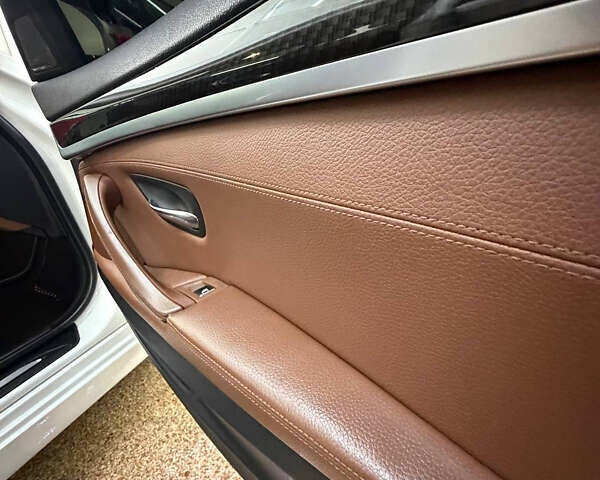 Белый БМВ 5 Серия, объемом двигателя 2.98 л и пробегом 190 тыс. км за 25500 $, фото 21 на Automoto.ua