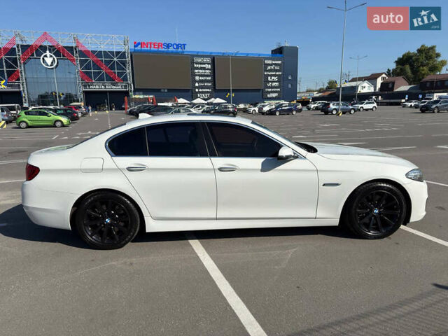 Белый БМВ 5 Серия, объемом двигателя 3 л и пробегом 173 тыс. км за 18000 $, фото 30 на Automoto.ua