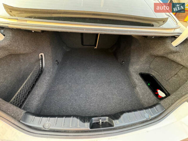 Белый БМВ 5 Серия, объемом двигателя 2 л и пробегом 87 тыс. км за 14400 $, фото 12 на Automoto.ua