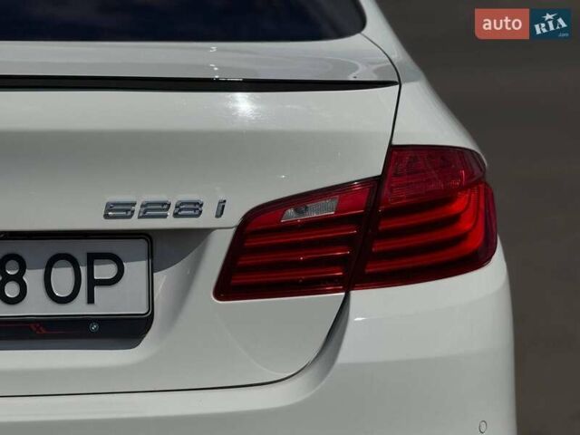 Белый БМВ 5 Серия, объемом двигателя 2 л и пробегом 97 тыс. км за 16000 $, фото 14 на Automoto.ua