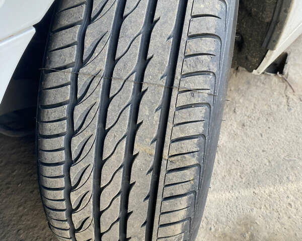 Белый БМВ 5 Серия, объемом двигателя 2 л и пробегом 173 тыс. км за 16500 $, фото 15 на Automoto.ua