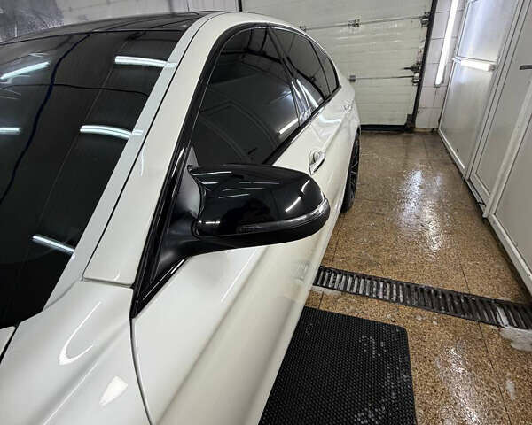 Белый БМВ 5 Серия, объемом двигателя 2.98 л и пробегом 190 тыс. км за 25500 $, фото 16 на Automoto.ua