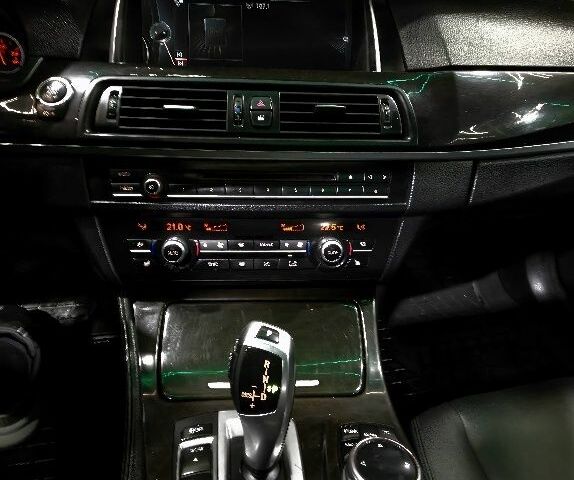 Білий БМВ 5 Серія, об'ємом двигуна 3 л та пробігом 165 тис. км за 16499 $, фото 11 на Automoto.ua