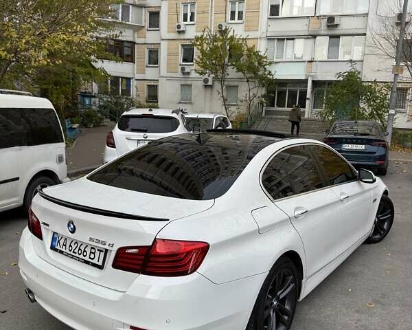 Белый БМВ 5 Серия, объемом двигателя 2.99 л и пробегом 189 тыс. км за 16400 $, фото 3 на Automoto.ua