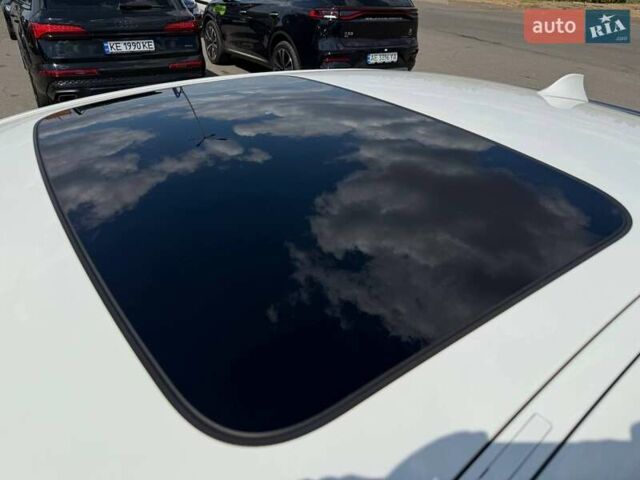 Белый БМВ 5 Серия, объемом двигателя 2 л и пробегом 97 тыс. км за 16000 $, фото 9 на Automoto.ua