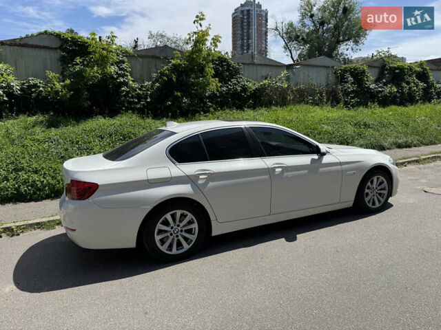 Білий БМВ 5 Серія, об'ємом двигуна 2 л та пробігом 305 тис. км за 12000 $, фото 3 на Automoto.ua