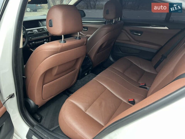 Белый БМВ 5 Серия, объемом двигателя 2 л и пробегом 165 тыс. км за 15500 $, фото 23 на Automoto.ua