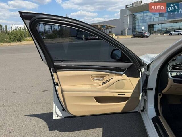 Белый БМВ 5 Серия, объемом двигателя 2 л и пробегом 97 тыс. км за 16000 $, фото 21 на Automoto.ua