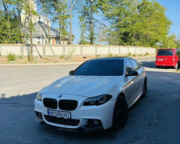 Белый БМВ 5 Серия, объемом двигателя 2.98 л и пробегом 200 тыс. км за 15400 $, фото 5 на Automoto.ua