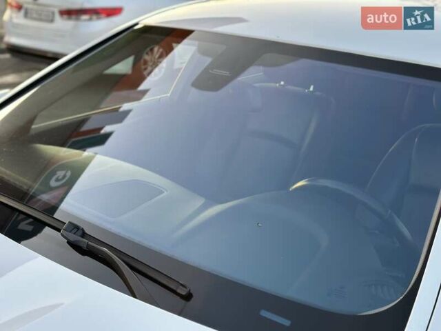 Белый БМВ 5 Серия, объемом двигателя 2 л и пробегом 250 тыс. км за 15500 $, фото 15 на Automoto.ua