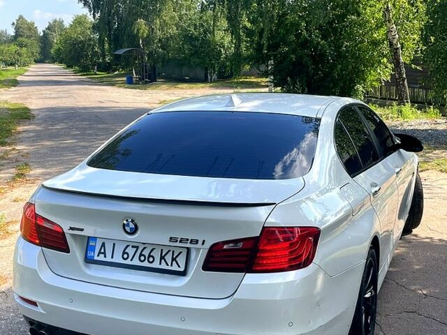 Білий БМВ 5 Серія, об'ємом двигуна 2 л та пробігом 168 тис. км за 15000 $, фото 1 на Automoto.ua