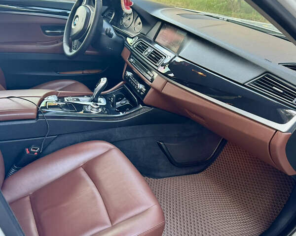 Білий БМВ 5 Серія, об'ємом двигуна 2 л та пробігом 295 тис. км за 17500 $, фото 24 на Automoto.ua