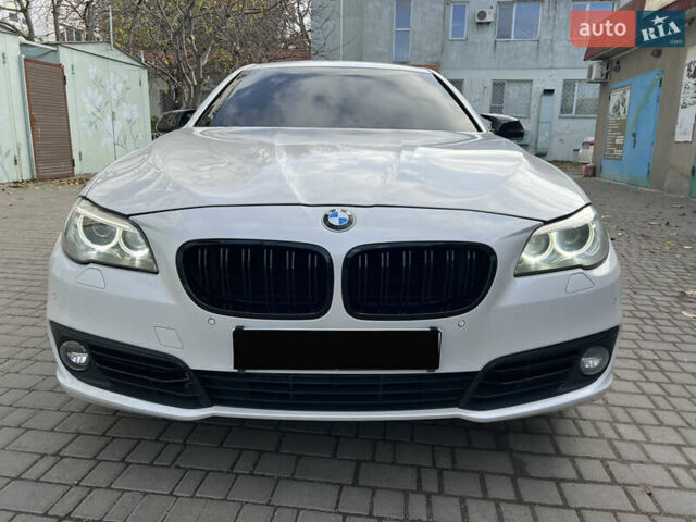Белый БМВ 5 Серия, объемом двигателя 2 л и пробегом 275 тыс. км за 18500 $, фото 7 на Automoto.ua