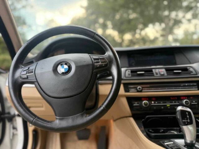 БМВ 5 Серия 2014 в Днепре (Днепропетровске) на Automoto.ua Белый БМВ 5 Серия, объемом двигателя 3 л и пробегом 90 тыс. км за 14500 $, фото 7 на Automoto.ua