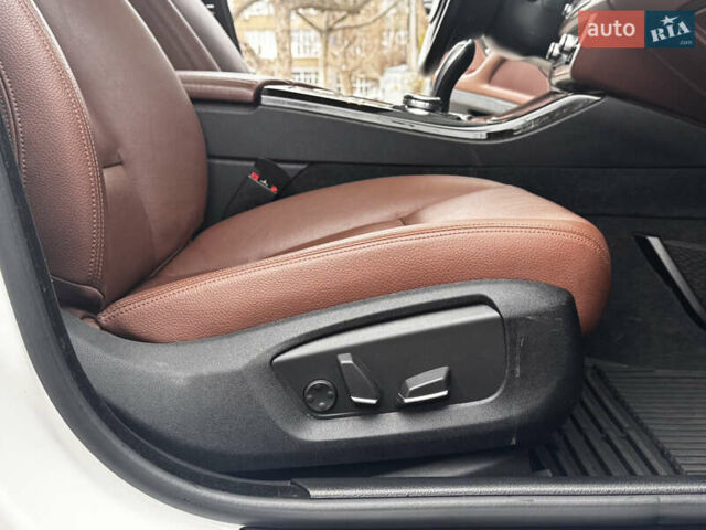 Белый БМВ 5 Серия, объемом двигателя 3 л и пробегом 196 тыс. км за 16900 $, фото 74 на Automoto.ua