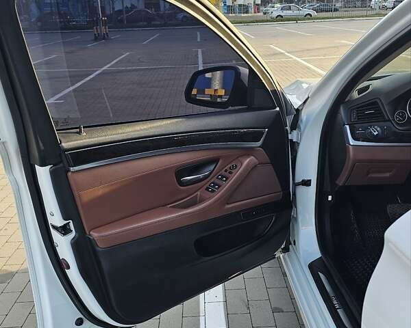 Білий БМВ 5 Серія, об'ємом двигуна 2 л та пробігом 128 тис. км за 17700 $, фото 18 на Automoto.ua