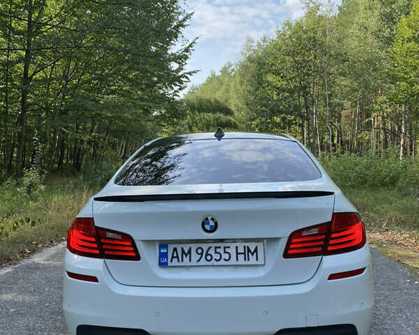 Белый БМВ 5 Серия, объемом двигателя 2 л и пробегом 253 тыс. км за 13900 $, фото 6 на Automoto.ua