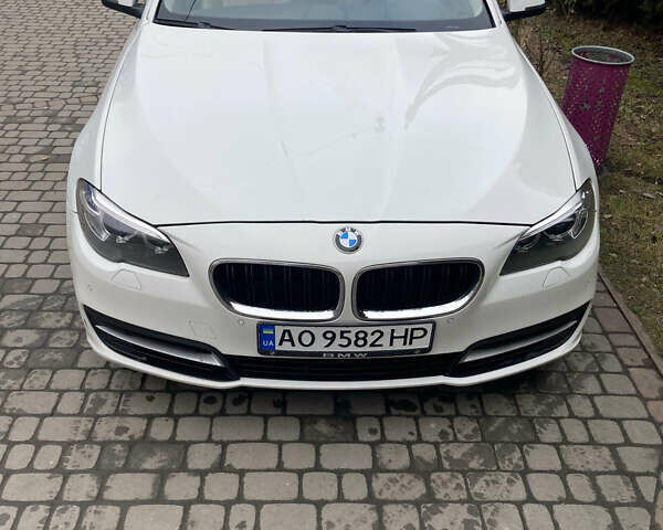 Белый БМВ 5 Серия, объемом двигателя 2 л и пробегом 304 тыс. км за 10500 $, фото 1 на Automoto.ua