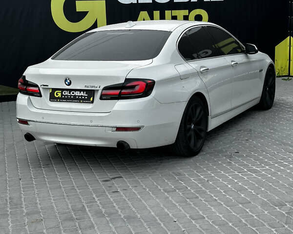 Белый БМВ 5 Серия, объемом двигателя 2.98 л и пробегом 157 тыс. км за 15900 $, фото 18 на Automoto.ua
