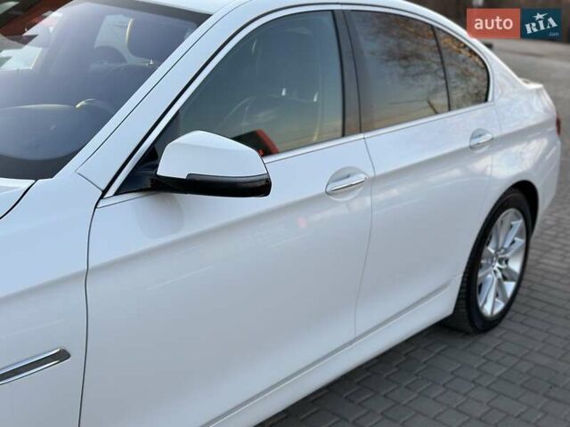 Белый БМВ 5 Серия, объемом двигателя 2 л и пробегом 250 тыс. км за 15500 $, фото 18 на Automoto.ua