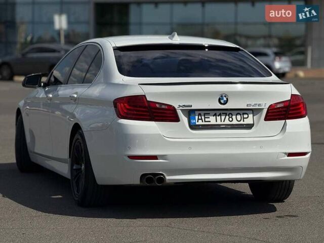 Белый БМВ 5 Серия, объемом двигателя 2 л и пробегом 97 тыс. км за 16000 $, фото 12 на Automoto.ua