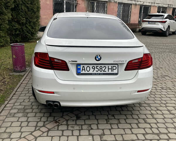 Белый БМВ 5 Серия, объемом двигателя 2 л и пробегом 304 тыс. км за 10500 $, фото 14 на Automoto.ua