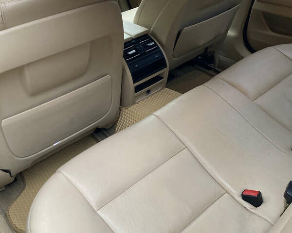 Белый БМВ 5 Серия, объемом двигателя 2 л и пробегом 304 тыс. км за 10500 $, фото 3 на Automoto.ua