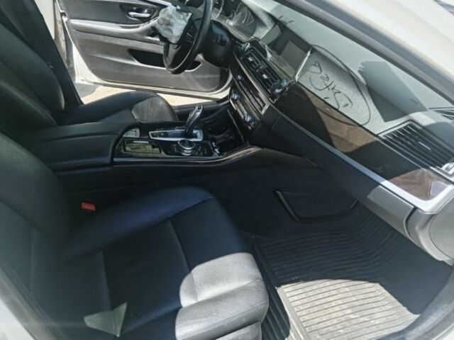 Білий БМВ 5 Серія, об'ємом двигуна 2 л та пробігом 226 тис. км за 9200 $, фото 5 на Automoto.ua