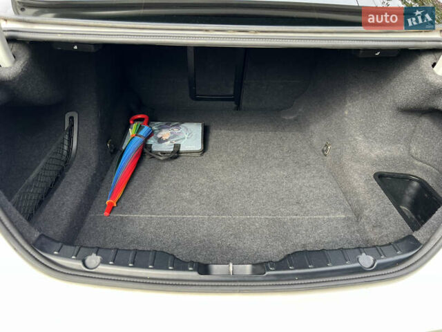 Белый БМВ 5 Серия, объемом двигателя 2 л и пробегом 275 тыс. км за 18500 $, фото 54 на Automoto.ua