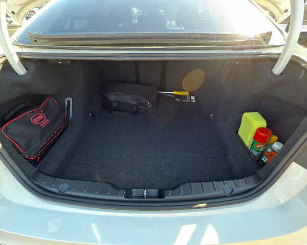 Белый БМВ 5 Серия, объемом двигателя 3 л и пробегом 173 тыс. км за 18000 $, фото 13 на Automoto.ua