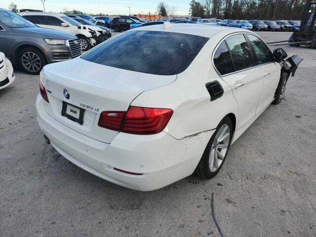 Белый БМВ 5 Серия, объемом двигателя 3 л и пробегом 210 тыс. км за 13000 $, фото 5 на Automoto.ua