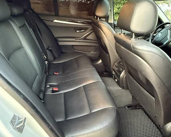 Білий БМВ 5 Серія, об'ємом двигуна 2.98 л та пробігом 210 тис. км за 16500 $, фото 30 на Automoto.ua