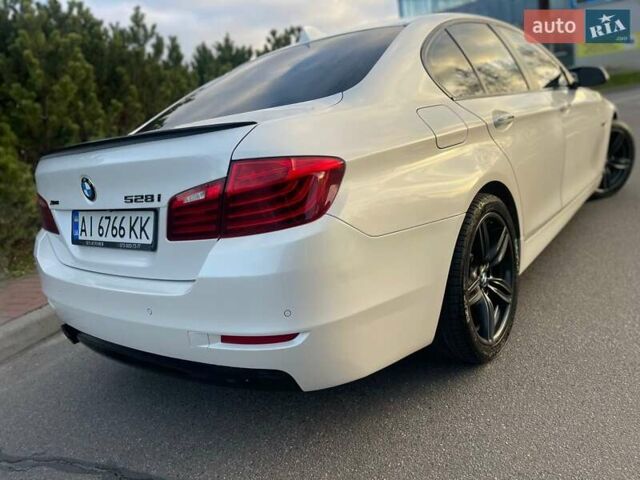 Белый БМВ 5 Серия, объемом двигателя 2 л и пробегом 175 тыс. км за 15999 $, фото 5 на Automoto.ua