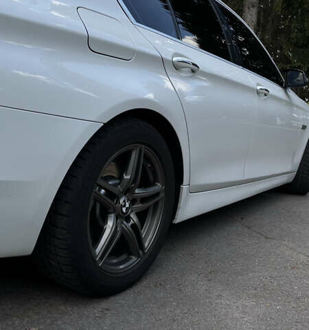 Белый БМВ 5 Серия, объемом двигателя 2 л и пробегом 139 тыс. км за 16111 $, фото 7 на Automoto.ua