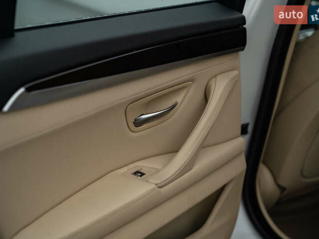 Білий БМВ 5 Серія, об'ємом двигуна 2 л та пробігом 134 тис. км за 19900 $, фото 42 на Automoto.ua