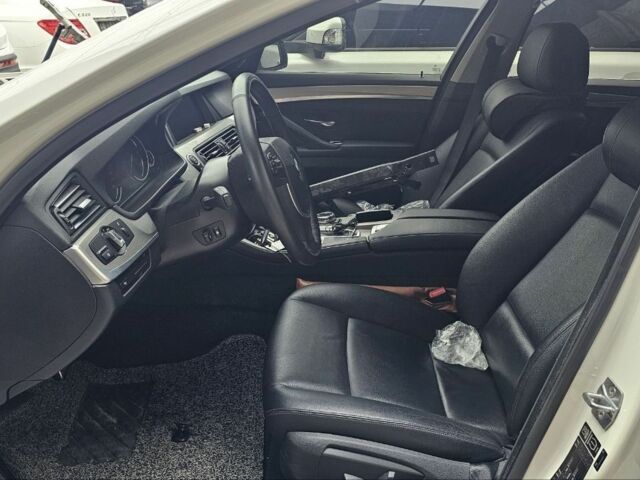 Білий БМВ 5 Серія, об'ємом двигуна 2 л та пробігом 161 тис. км за 10250 $, фото 4 на Automoto.ua