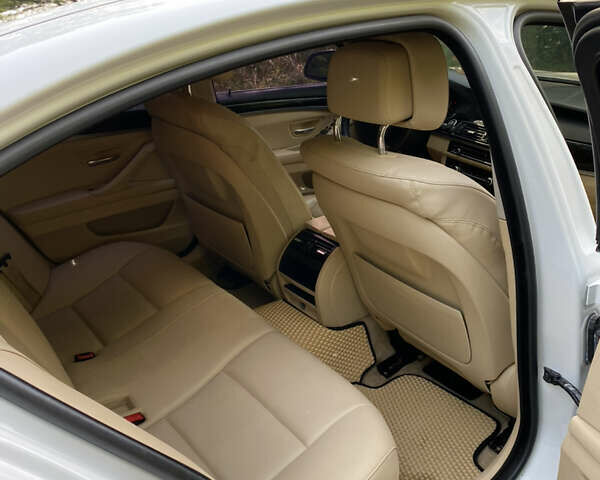 Белый БМВ 5 Серия, объемом двигателя 2 л и пробегом 253 тыс. км за 13900 $, фото 12 на Automoto.ua